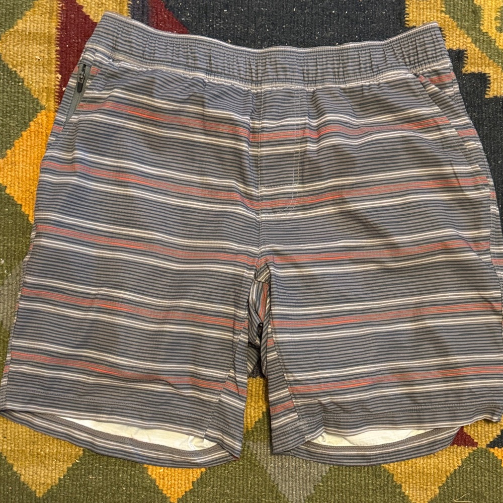 Prana yoga shorts - Striped Gray and Red Casual (excellent condition)